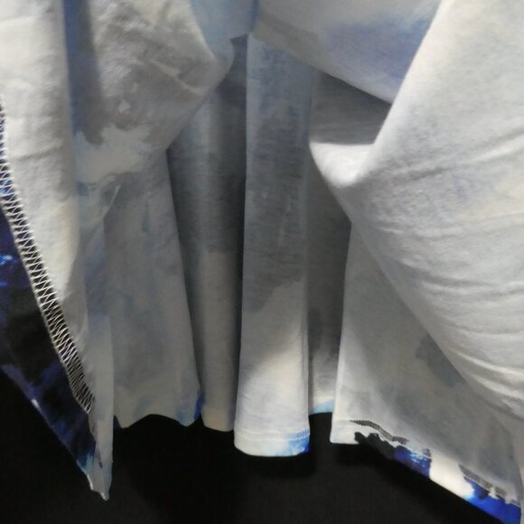 MS BASIC | large | Blue and White Floral Dress - Picture 16 of 16